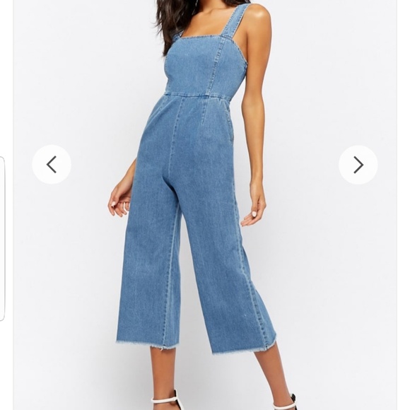 Forever 21 Denim - 💙NWT💙 Frayed Hem Denim Capri Jumpsuit (Large)